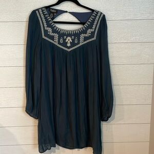 Papillon Women's Embroidered boho gauzy lined open‎ back baggy dress size M